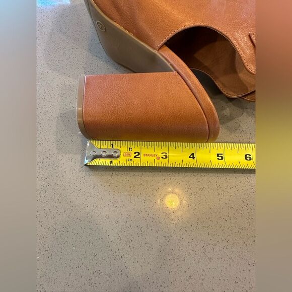 Wild Diva Brown Color Peep Toe Ankle Heel Bootie w/ adjustable strap Size 9 - Picture 7 of 10